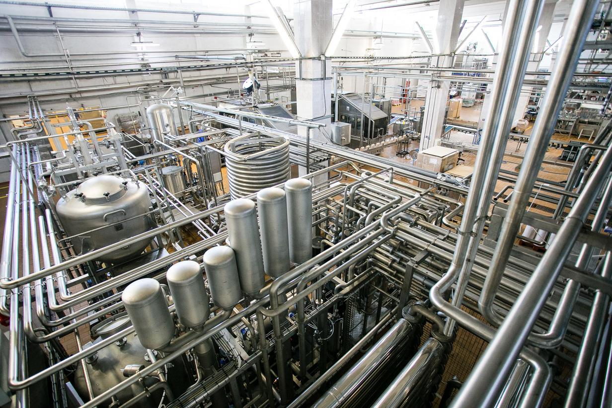 Rede de tubulações e equipamentos industriais